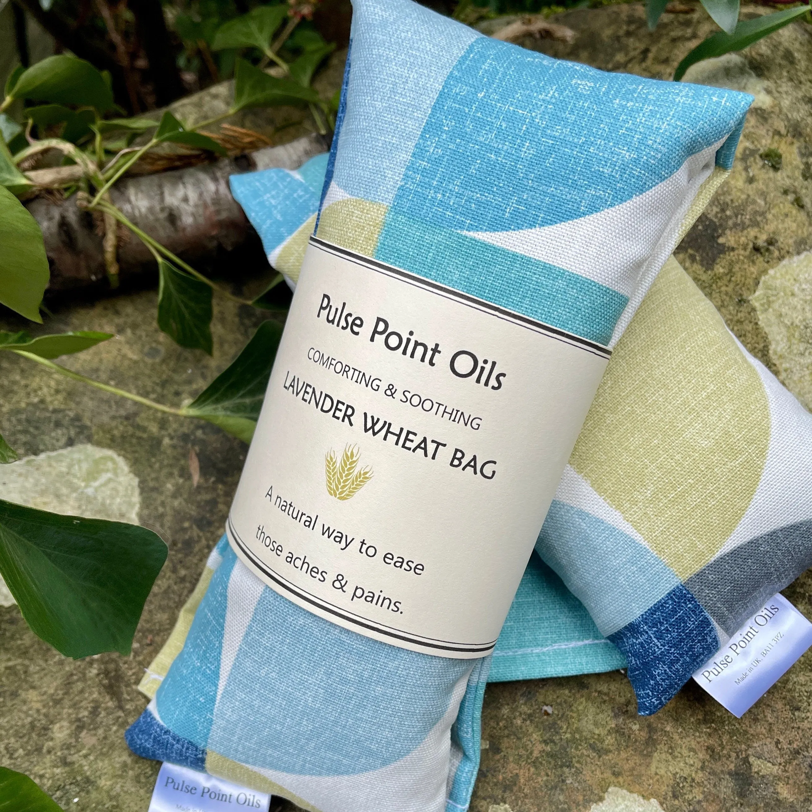 Aromatherapy heat pack wheat bag with English lavender. Reheat-able pad for natural wellness and wellbeing