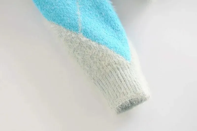 LOOSE ARGYLE SWEATER